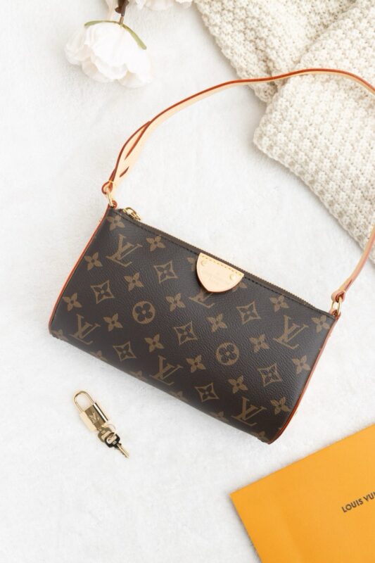 LV Pochette Tirette Monogram Wallet