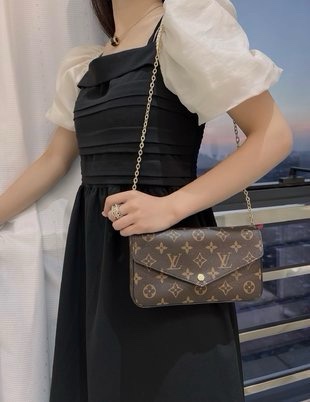 LV Pochette Felicia Chain Bag