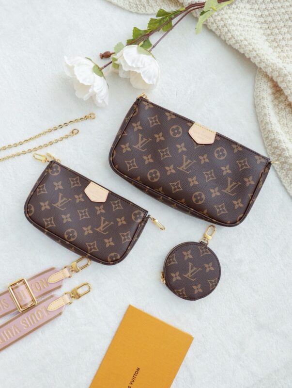 LV Pochette Accessoires Bag