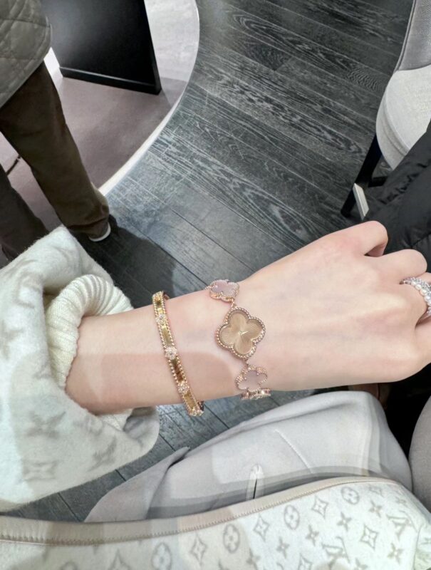 Van Cleef & Arpels – Sweet Alhambra Watch