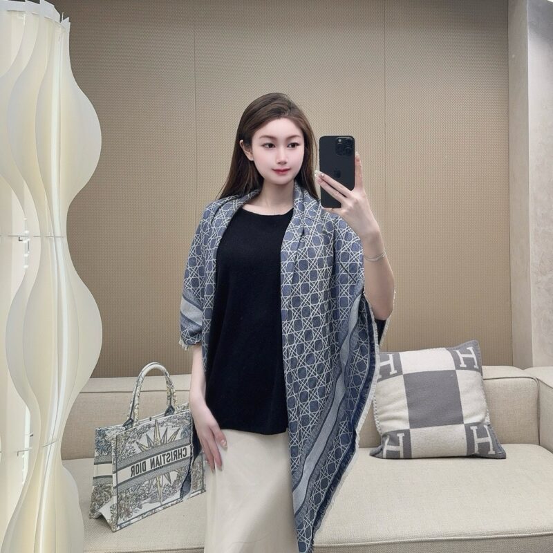 Dior Cannage Silk Square Scarf 140x140cm 65% Wool 25% Silk 15% Cashmere