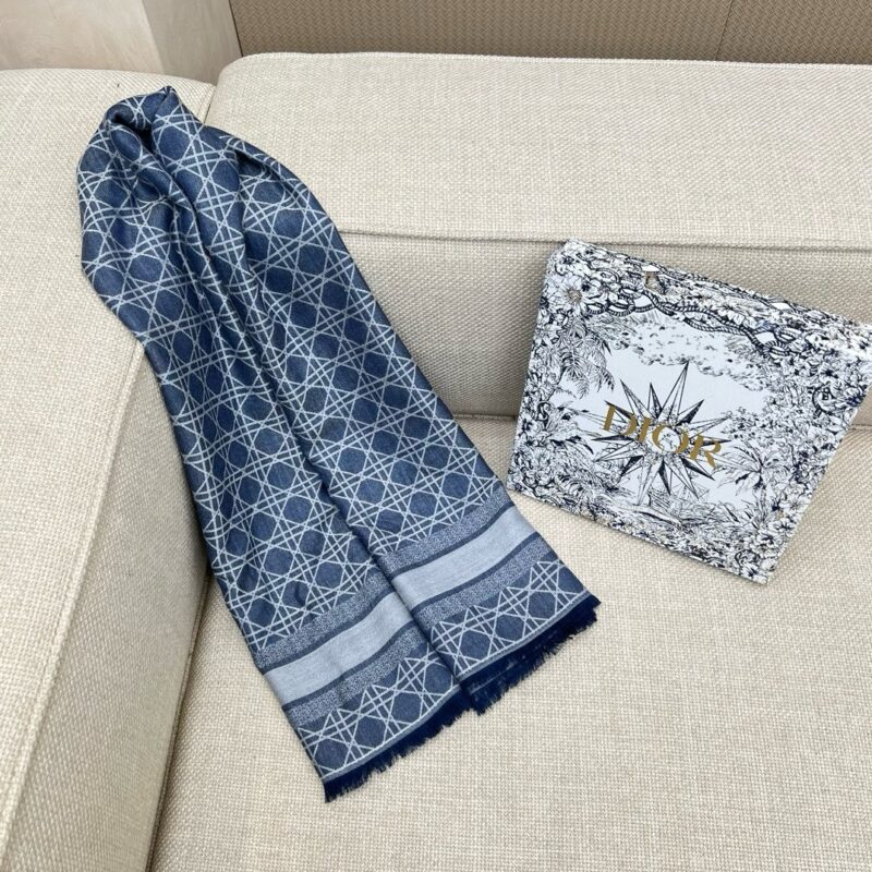 Dior Cannage Silk Square Scarf 140x140cm 65% Wool 25% Silk 15% Cashmere