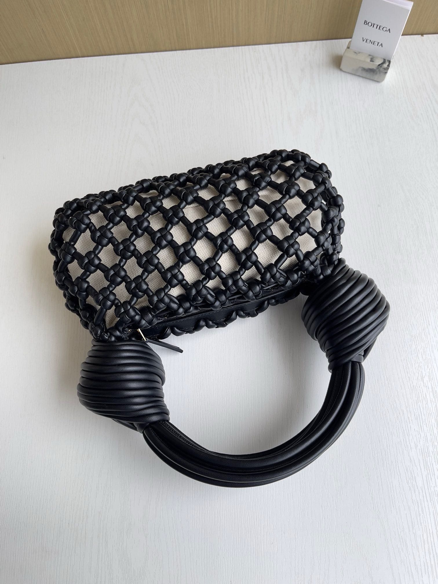 Bottega Veneta Bag - Image 9