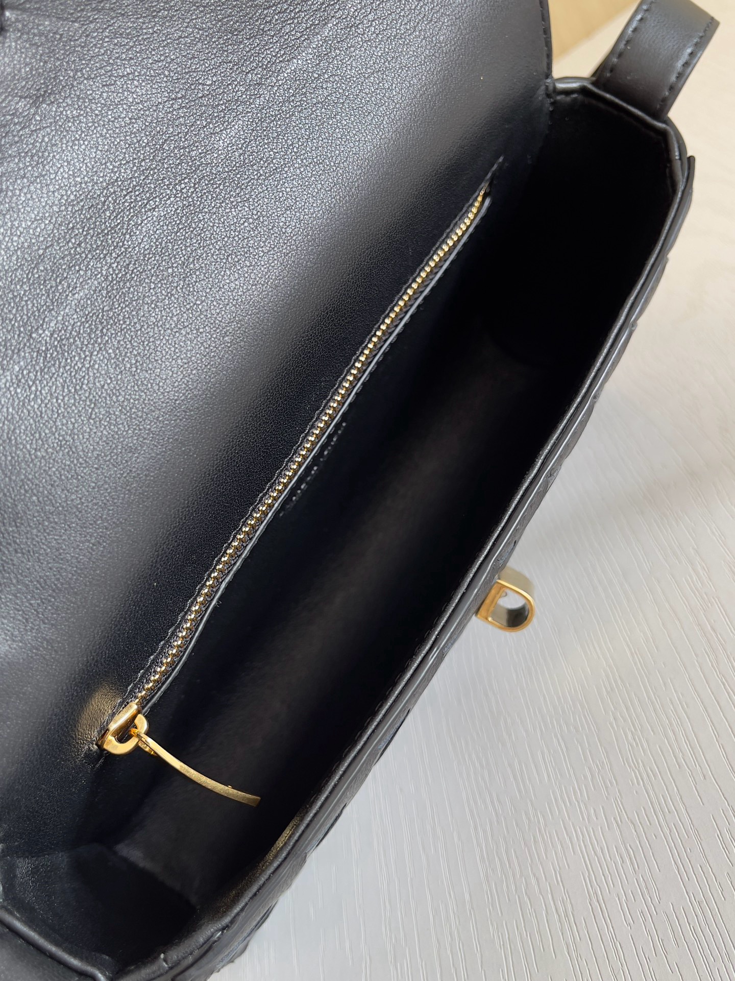 Bottega Veneta Andiamo Bag - Image 5