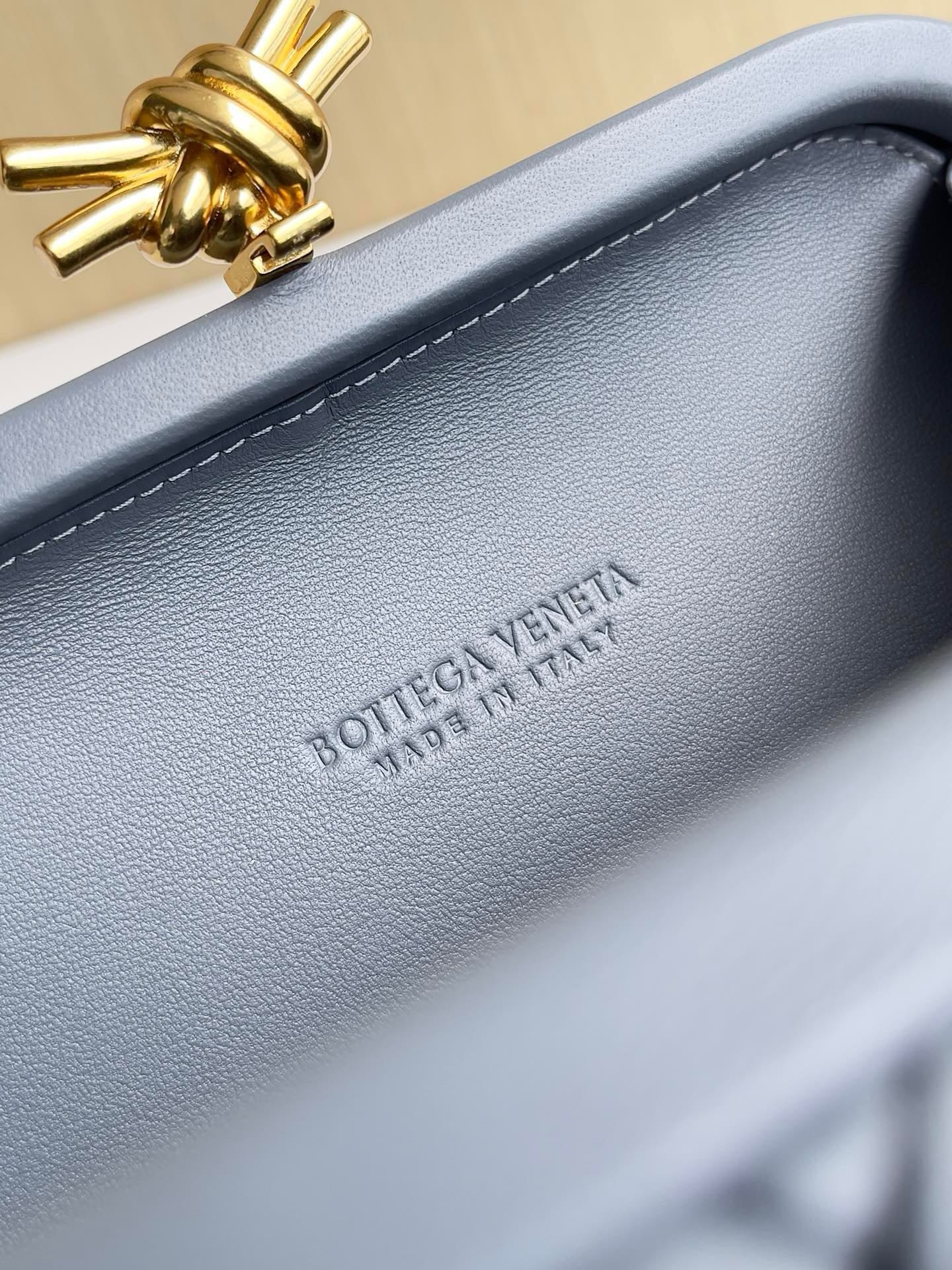 Bottega Veneta Clutch - Image 8