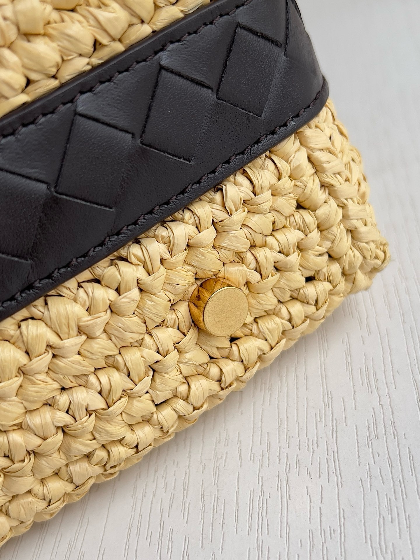 Bottega Veneta Mini Wallace - Image 9