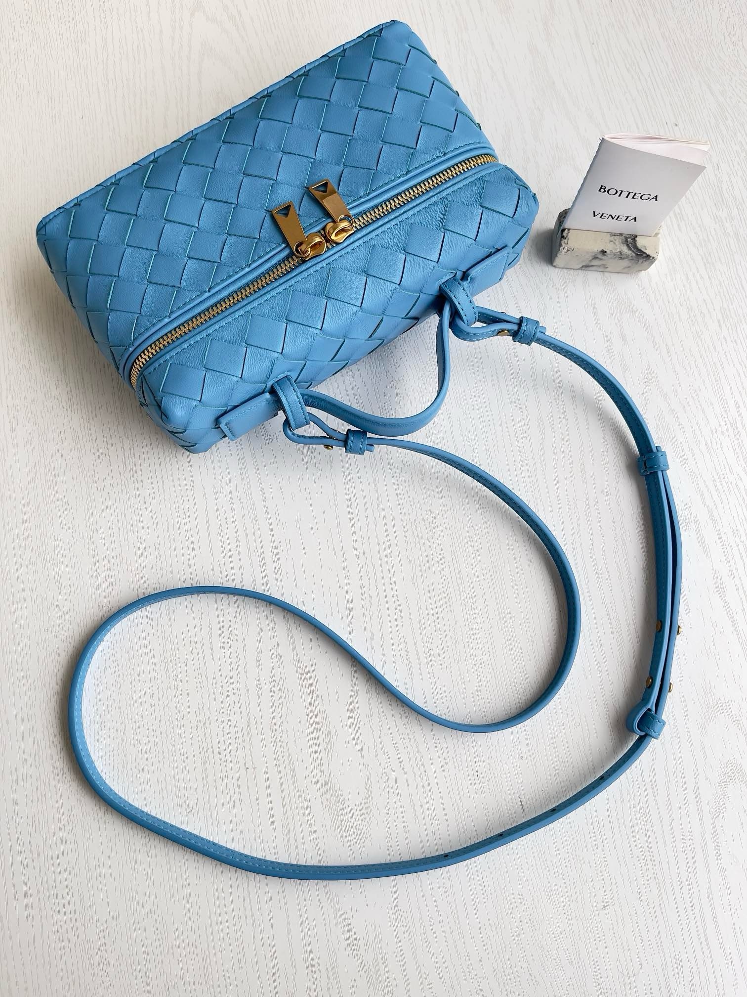 Bottega Veneta Vanity Case Bag - Image 4