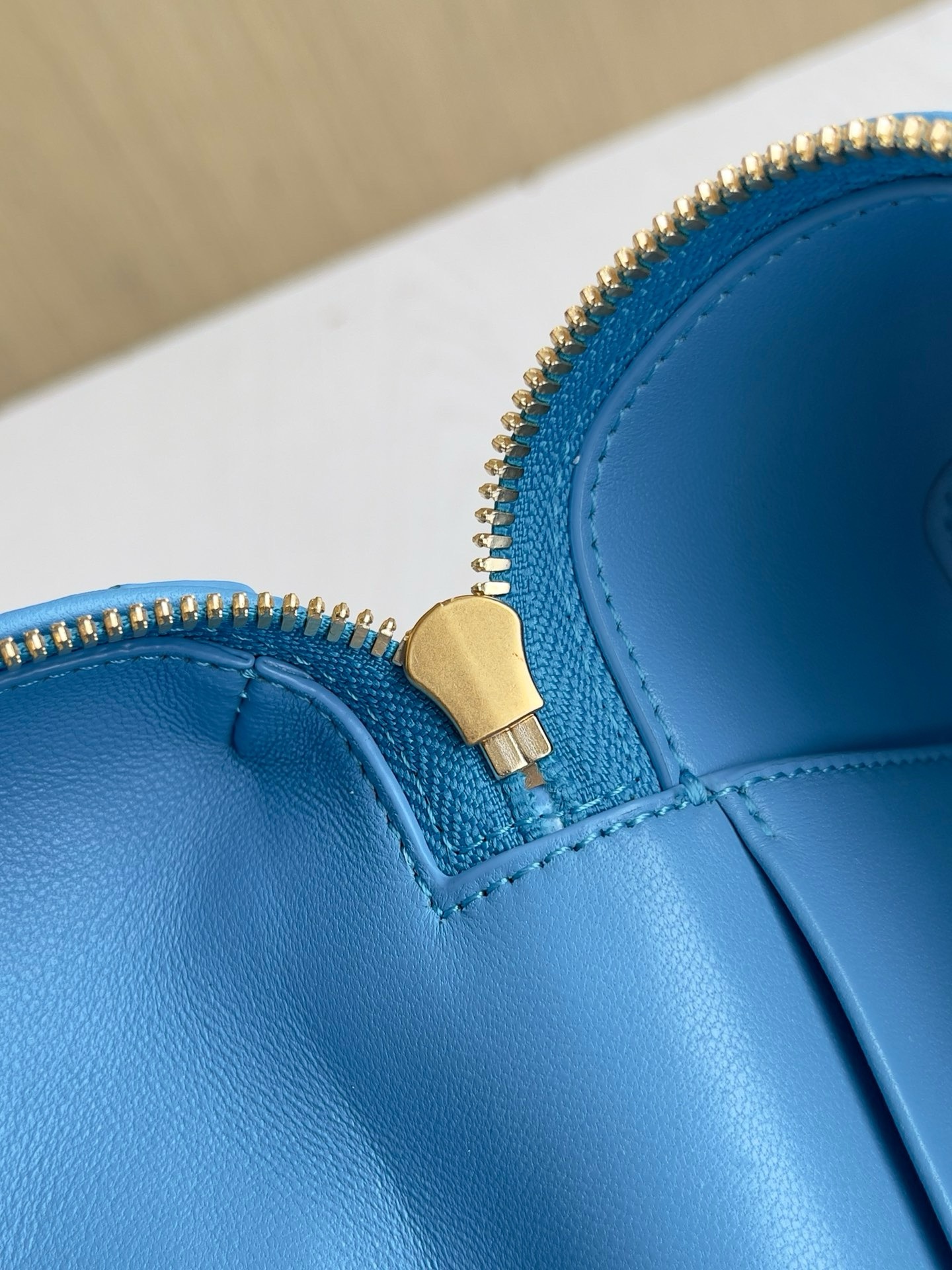 Bottega Veneta Vanity Case Bag - Image 7