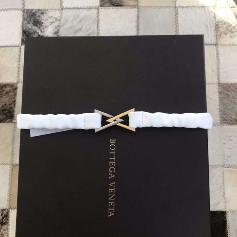 BV Women’s Narrow White