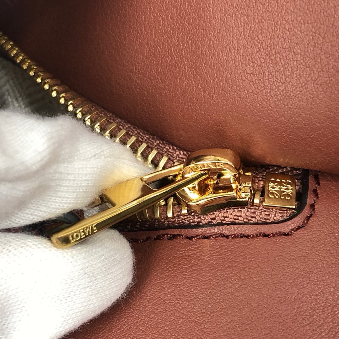 Loewe Small Puzzle Handbag - Image 8