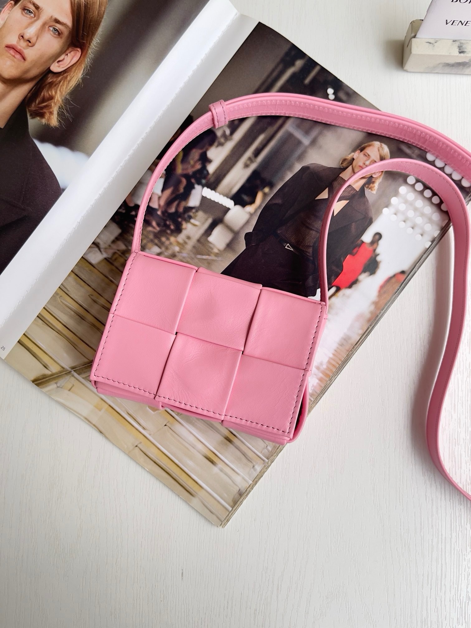 Bottega Veneta Cassette - Image 6