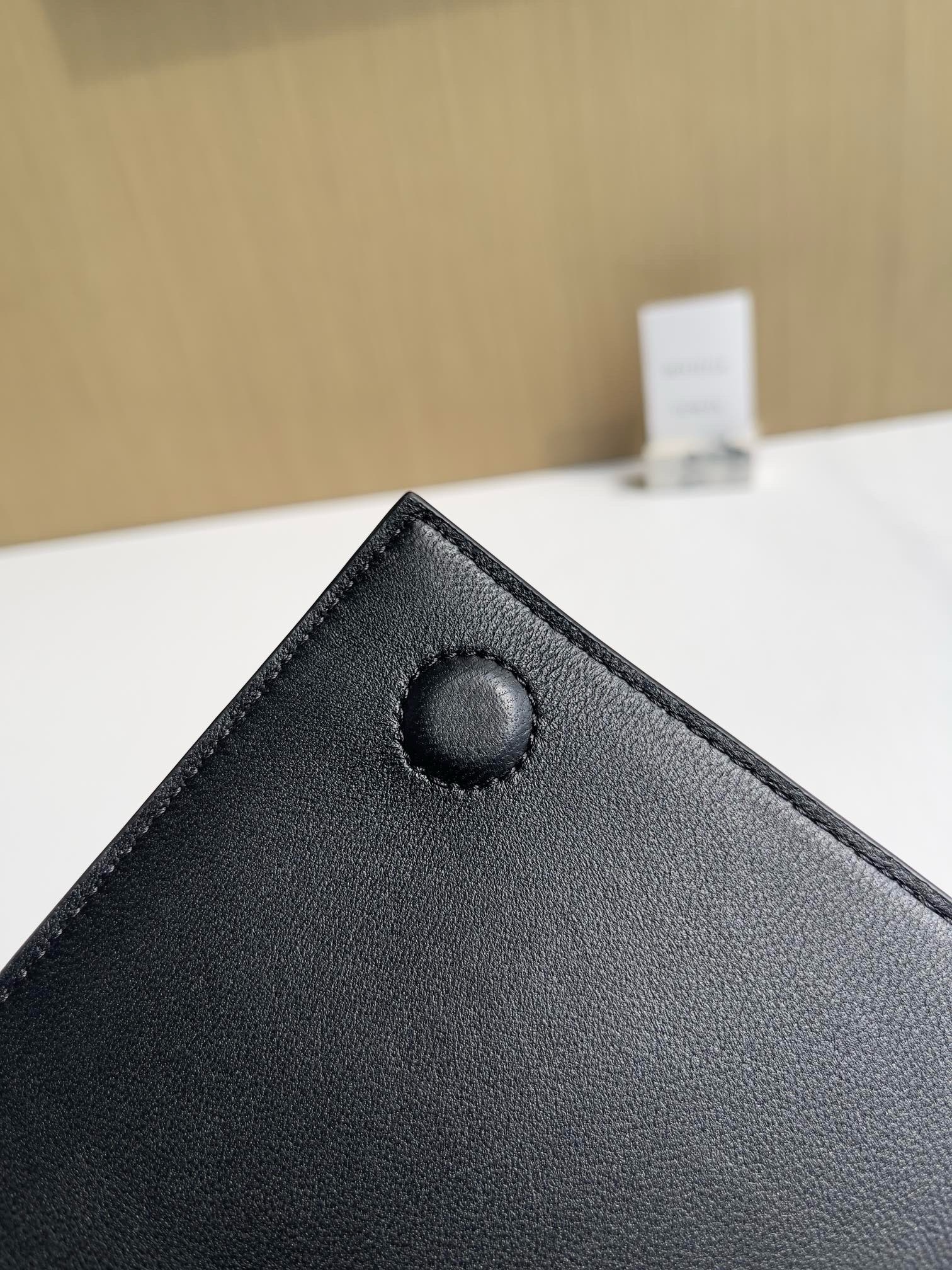 Bottega Veneta Cassette - Image 6