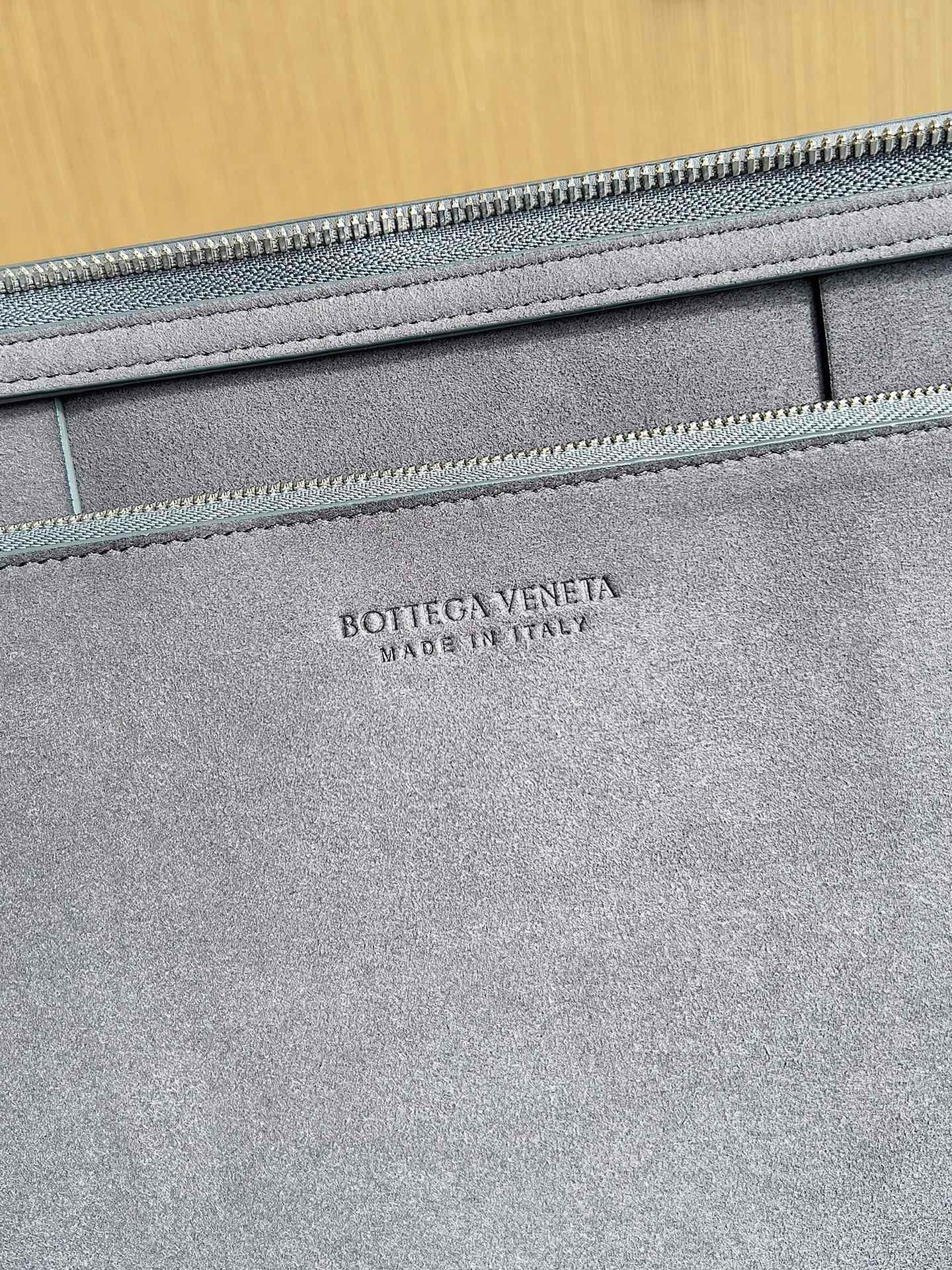 Bottega Veneta Cassette - Image 7