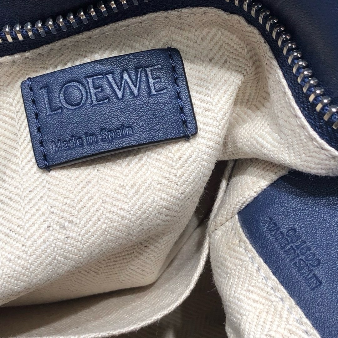 Loewe Small Puzzle Handbag - Image 9