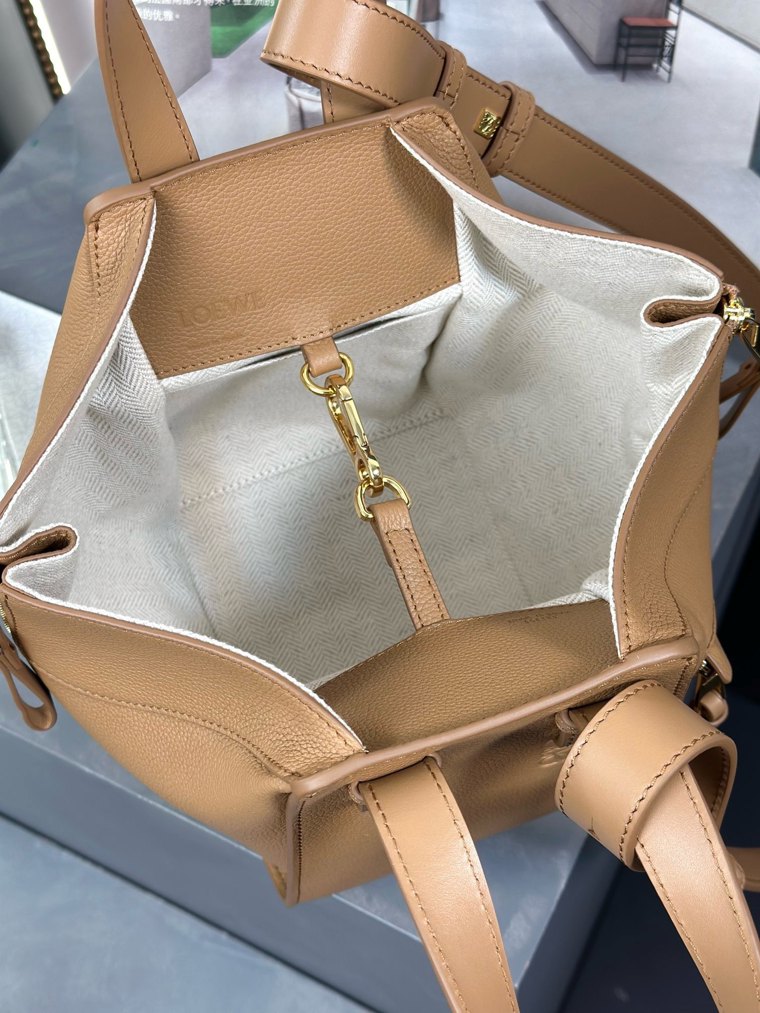 Loewe Hammock Handbag - Image 7