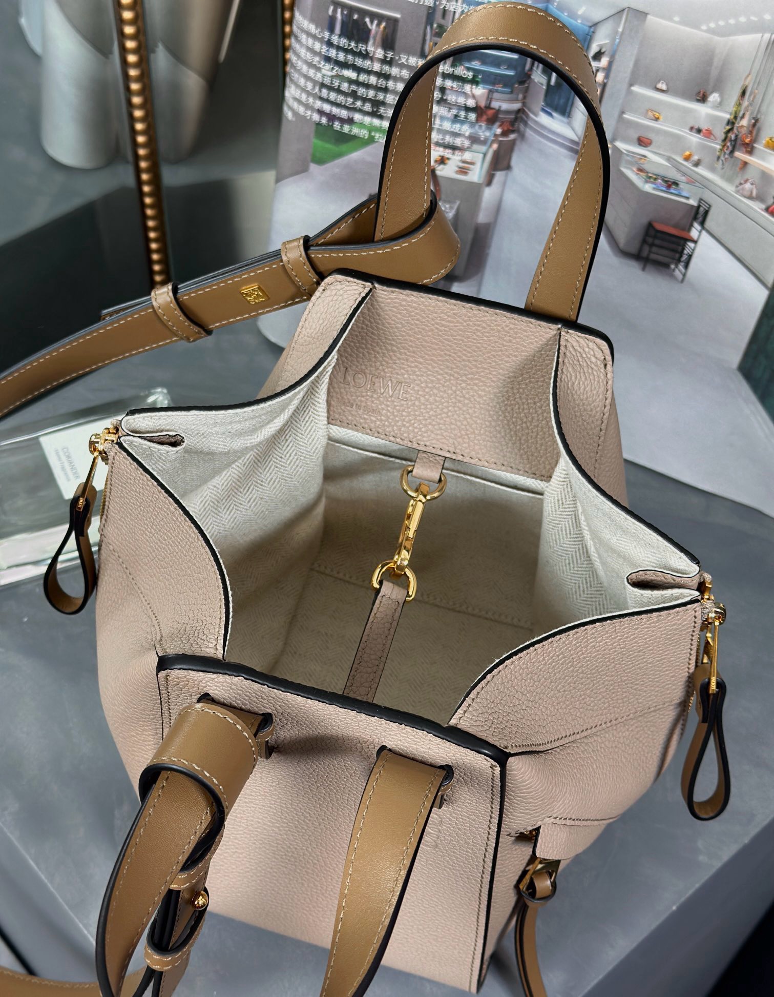 Loewe Hammock Handbag - Image 7