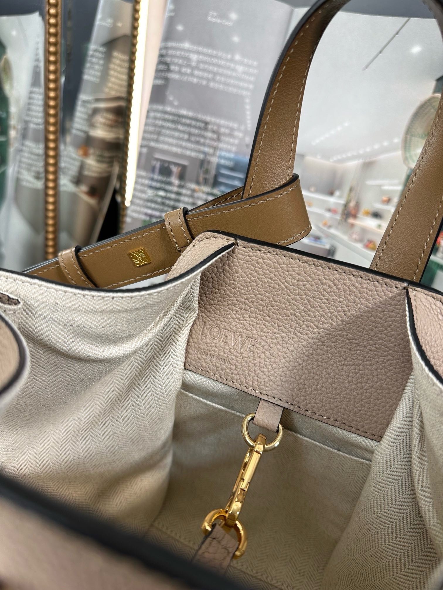 Loewe Hammock Handbag - Image 8