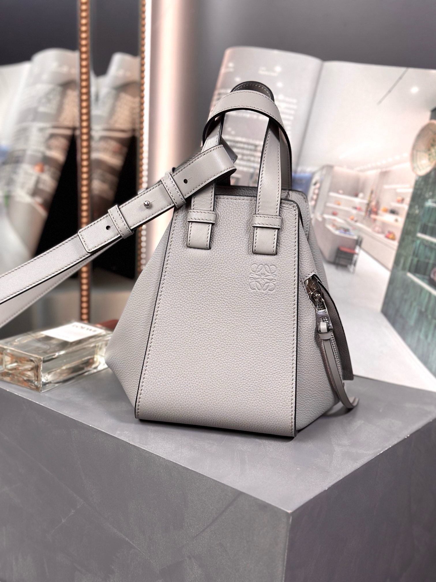 Loewe Hammock Handbag - Image 2