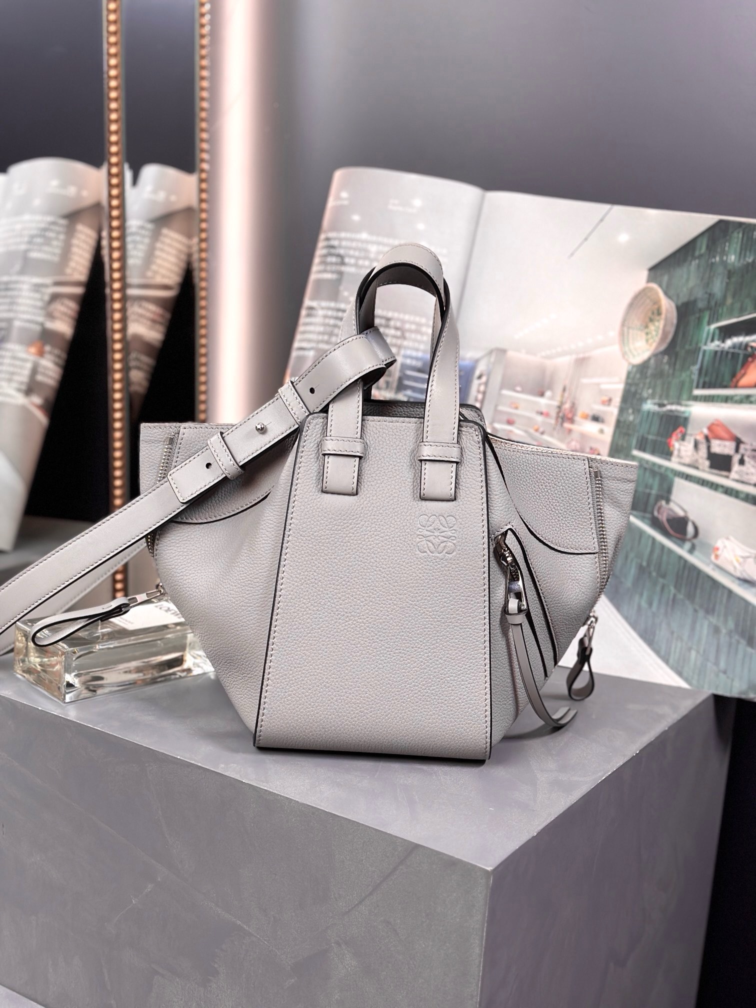 Loewe Hammock Handbag - Image 4