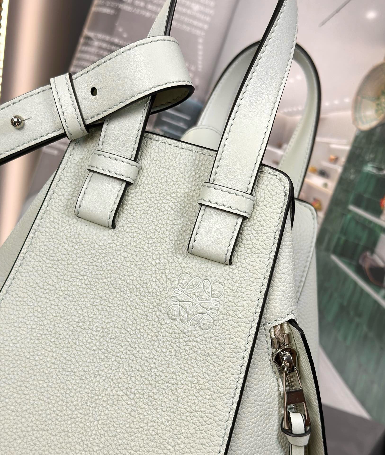 Loewe Hammock Handbag - Image 4