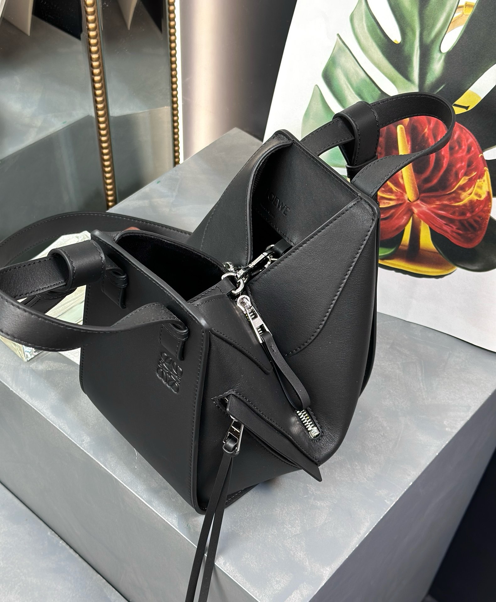 Loewe Hammock Handbag - Image 4