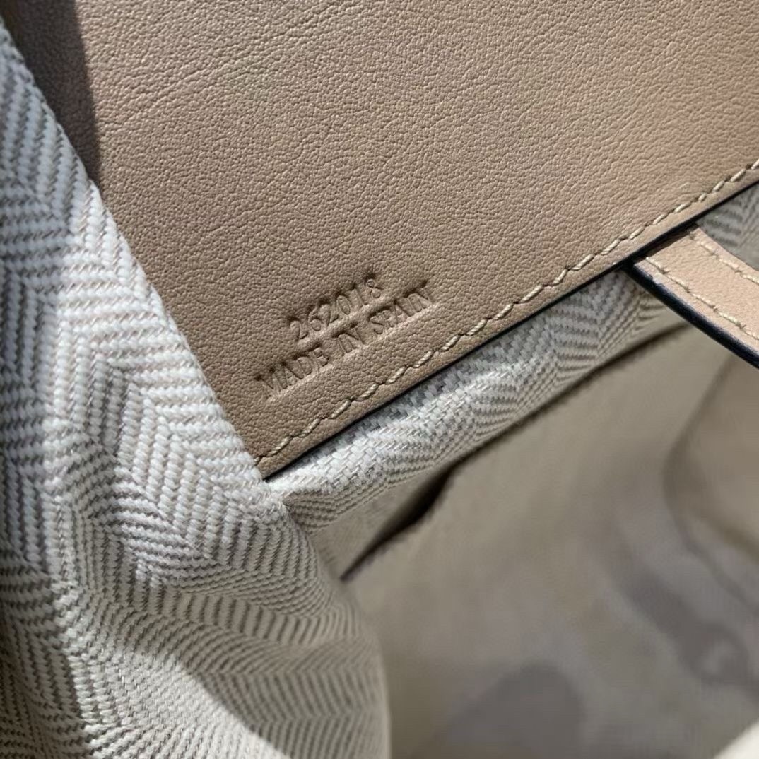 Loewe Hammock Handbag 29cm - Image 9