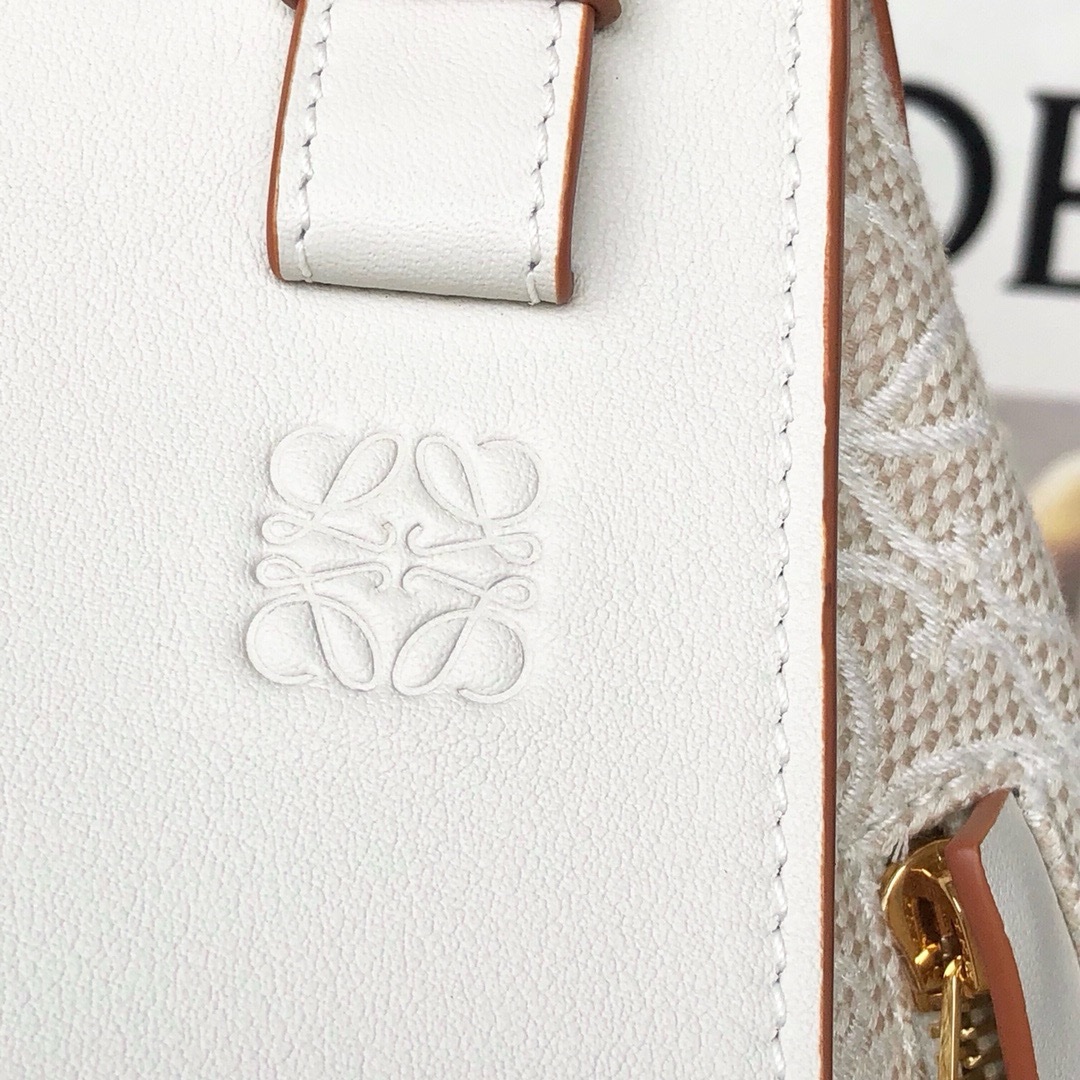 Loewe Hammock Handbag 29cm - Image 5