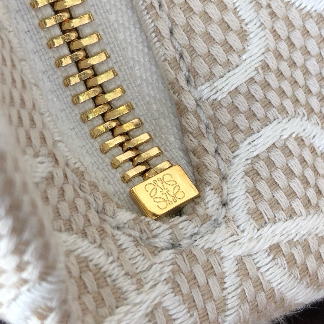 Loewe Hammock Handbag 29cm - Image 7