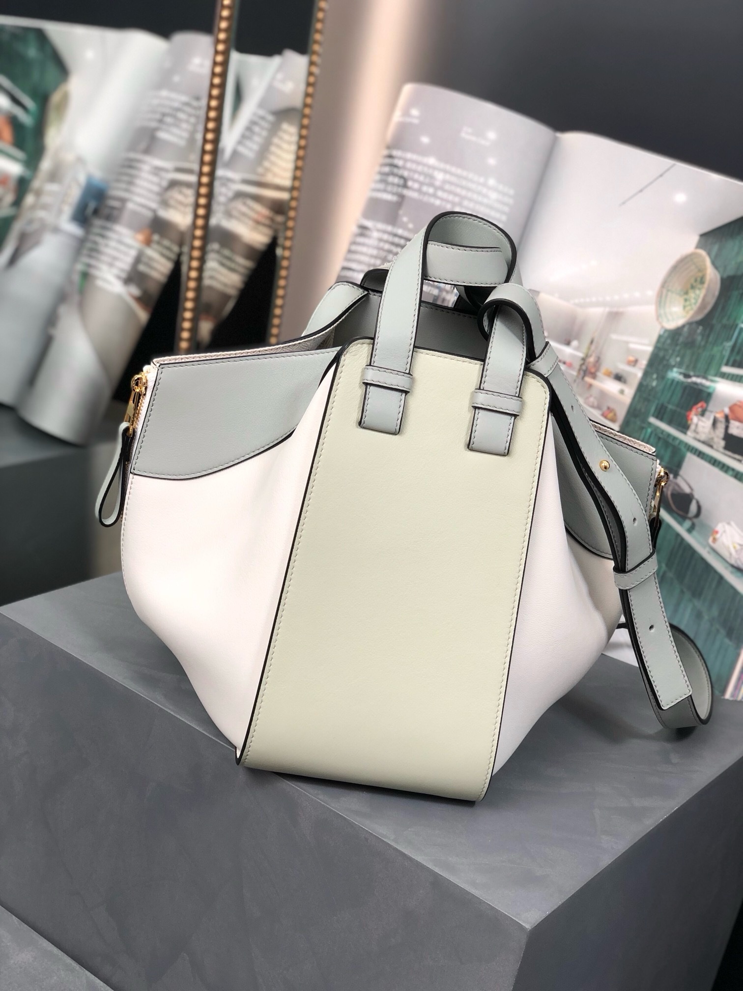 Loewe Hammock Handbag 29cm - Image 3