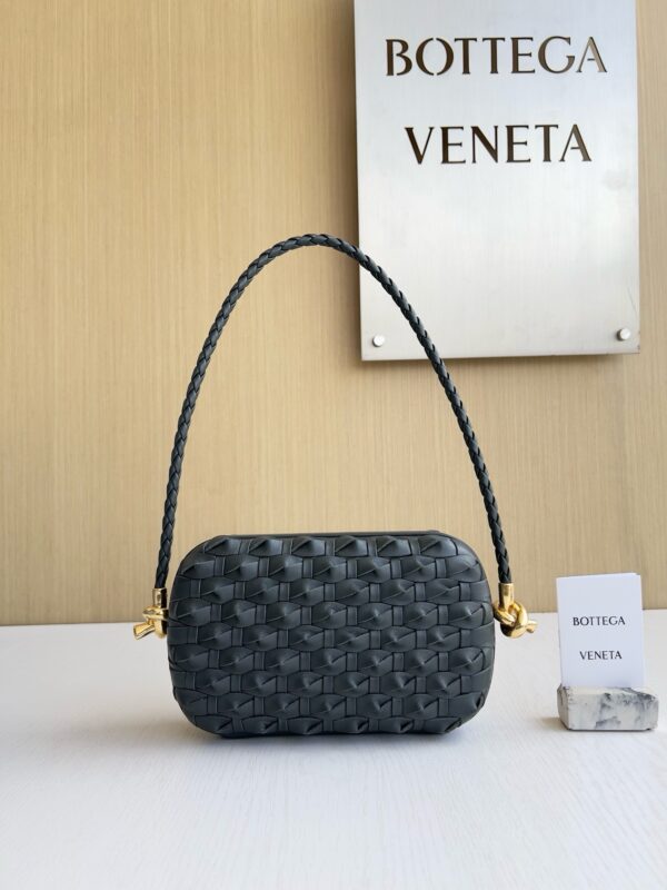 Bottega Veneta Knot