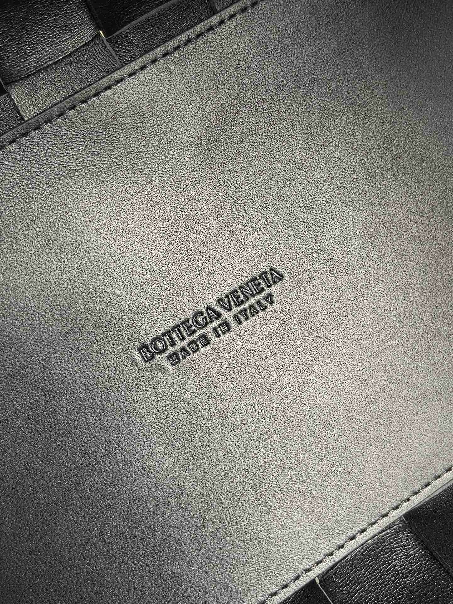 Bottega Veneta Cassette - Image 8