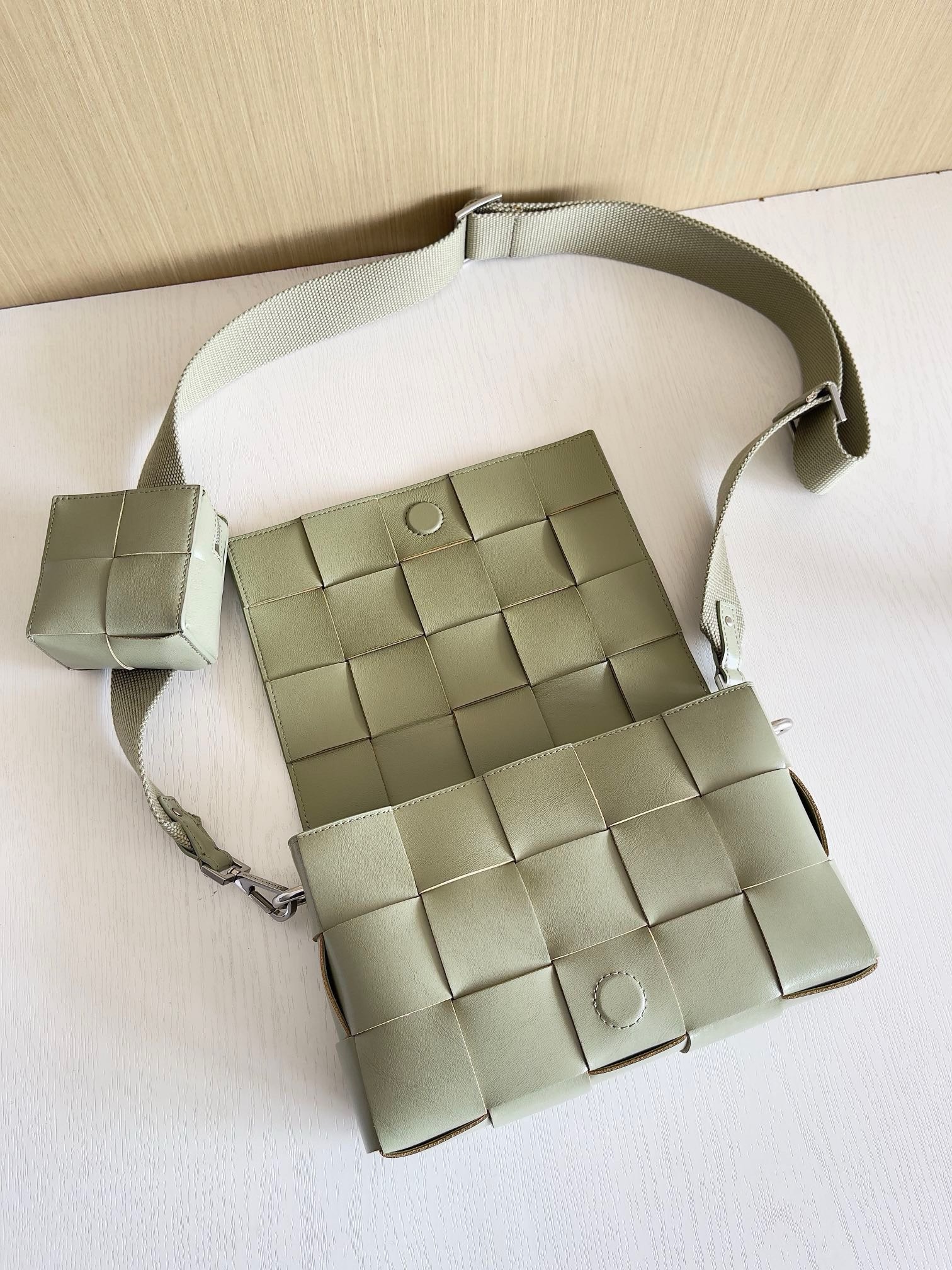 Bottega Veneta Cassette - Image 8