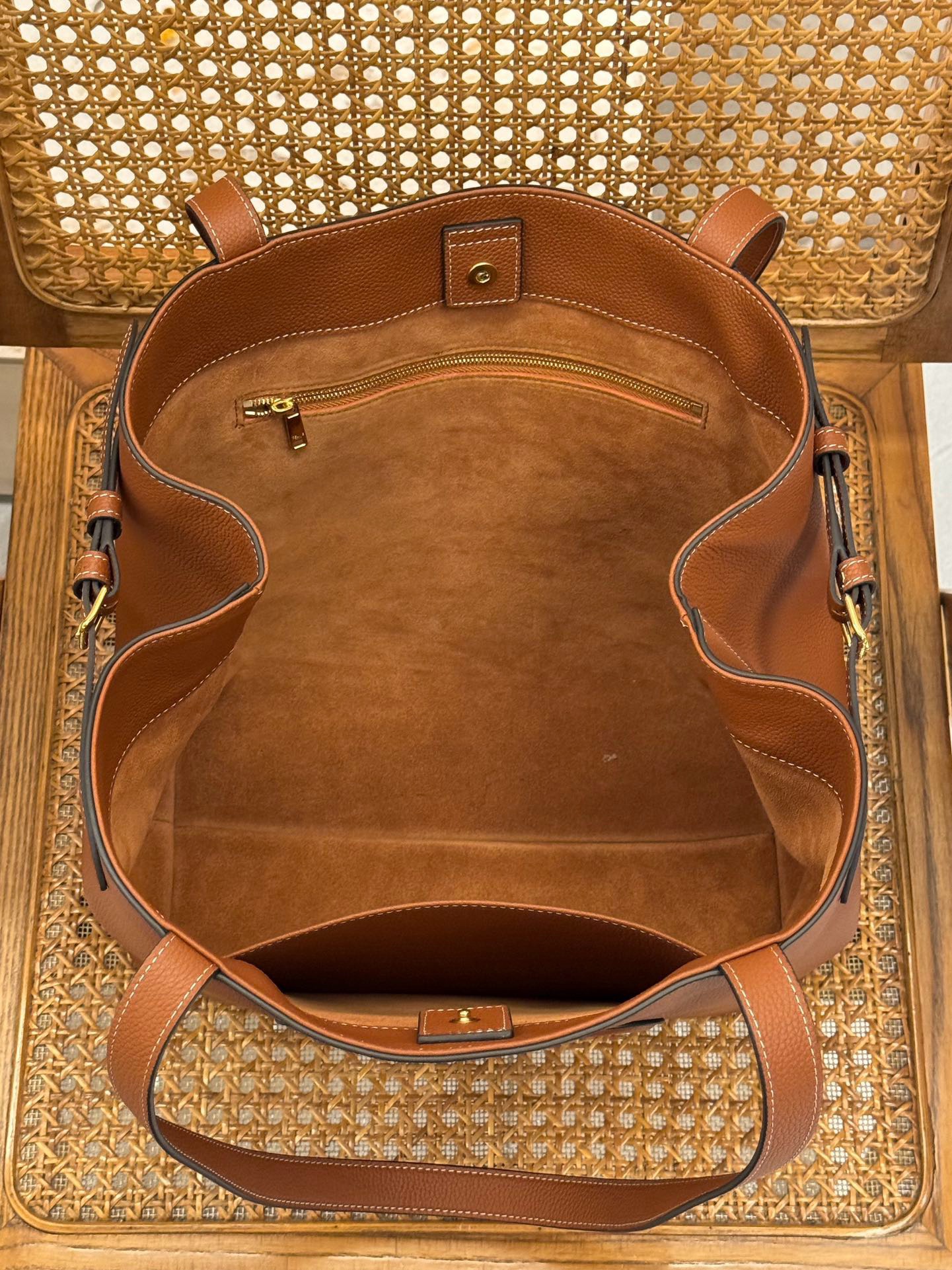 Celine Cabas - Image 7