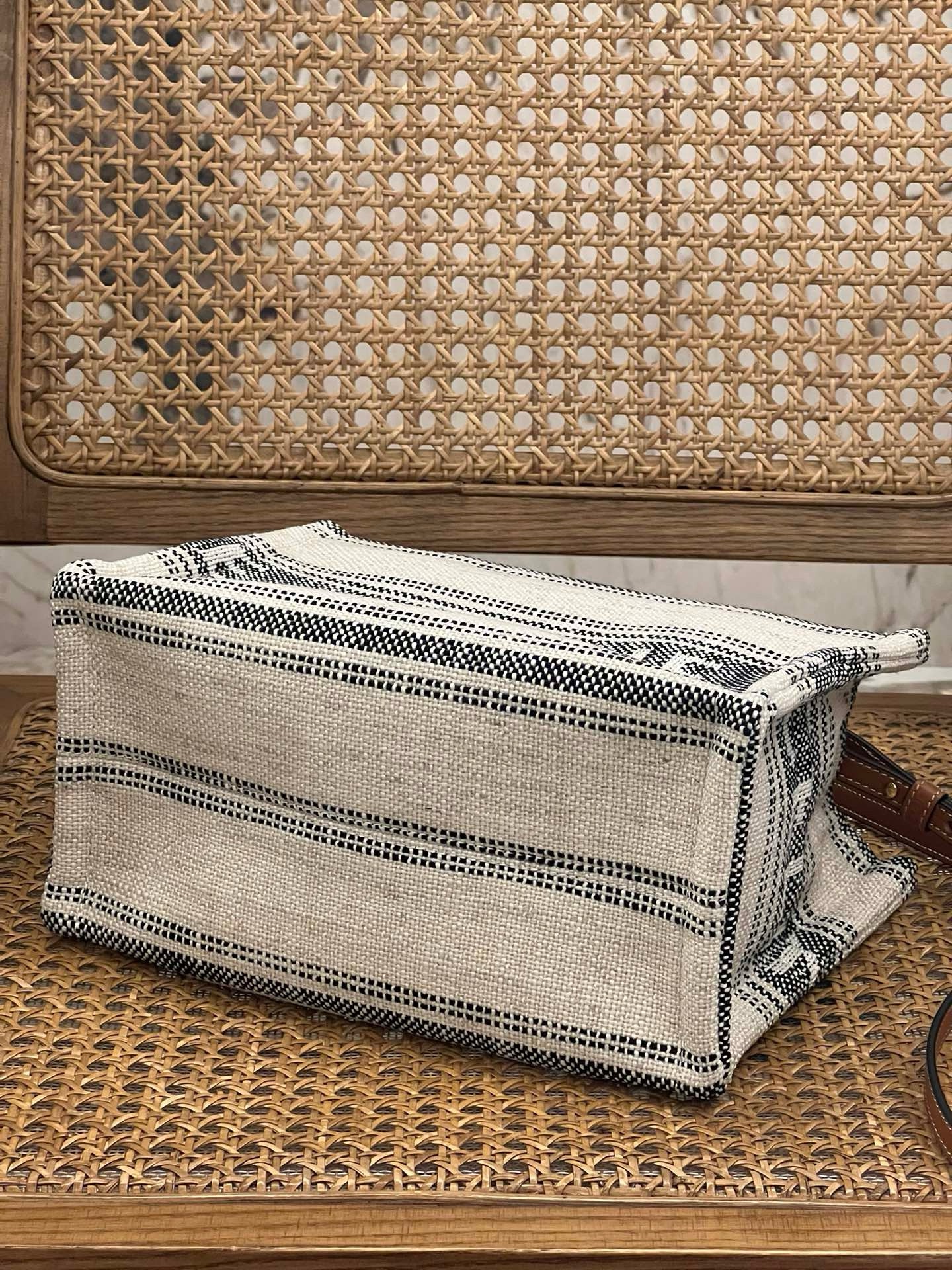 Celine Triomphe - Image 5