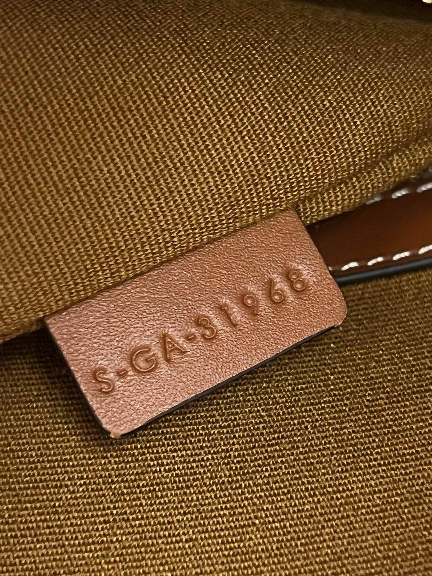 Celine Cabas Tote - Image 9