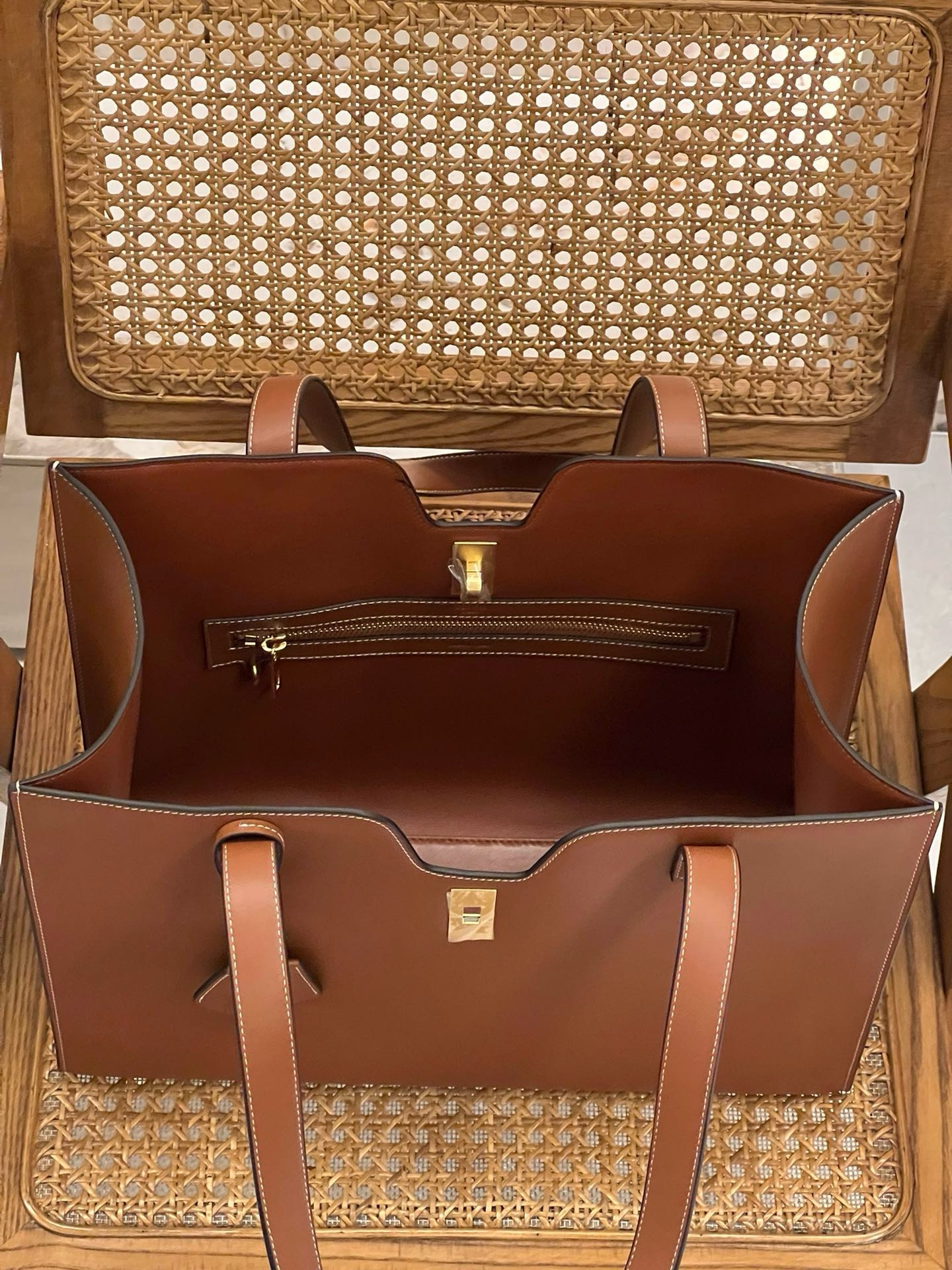 Celine Cabas - Image 7