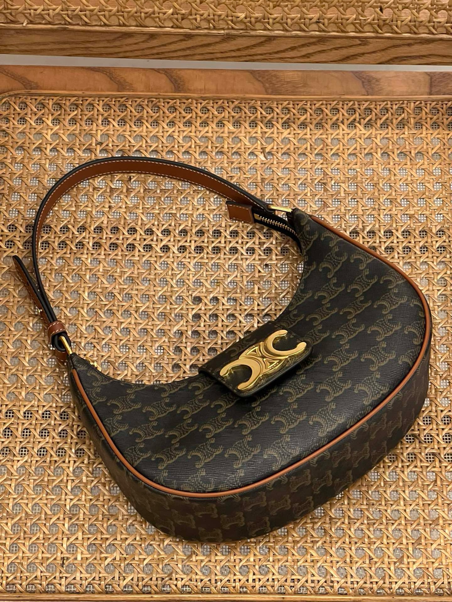 Celine Ava - Image 3