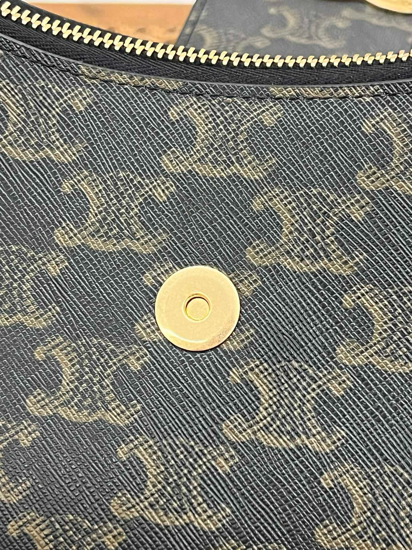 Celine Ava - Image 6