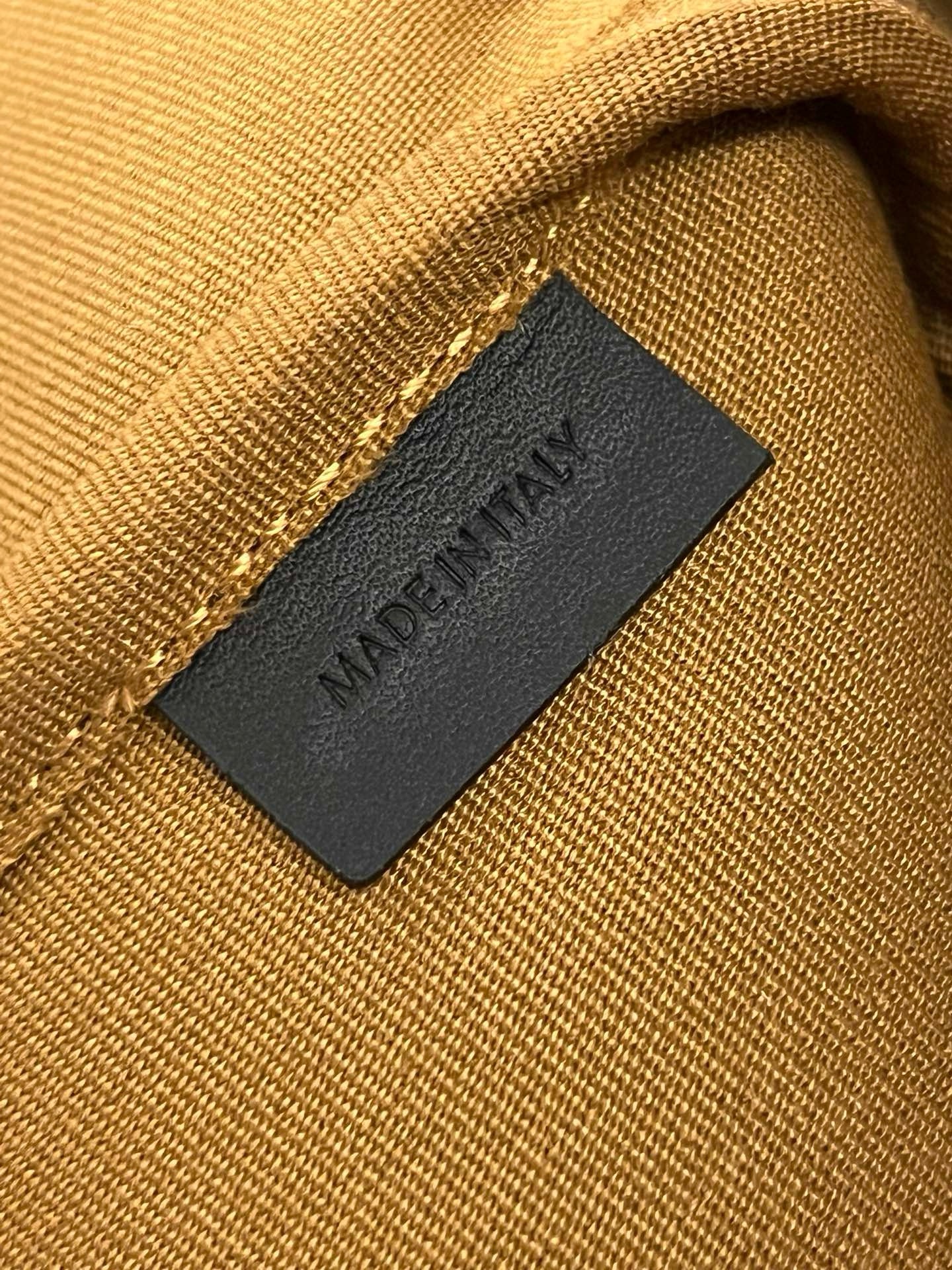 Celine Triomphe - Image 9