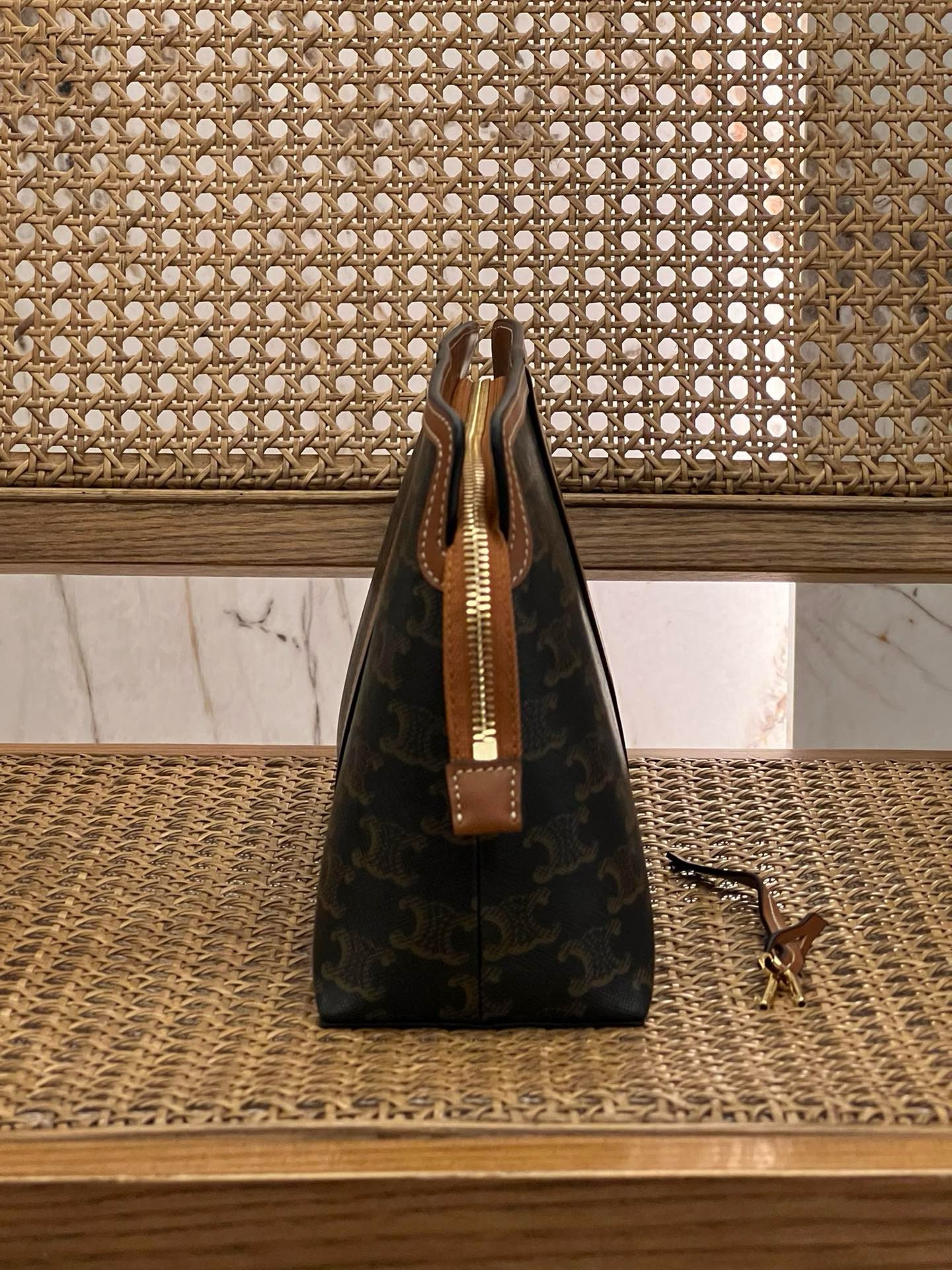 Celine Lock - Image 3