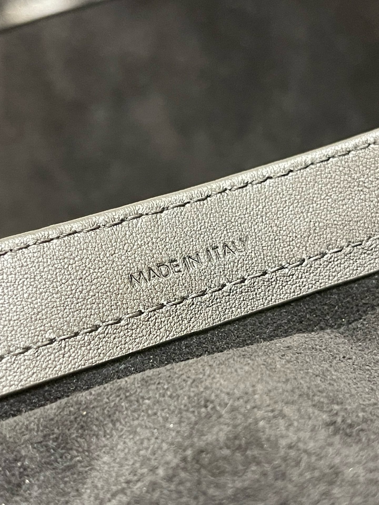 Celine Cabas Drawstring Cuir Triomphe - Image 9