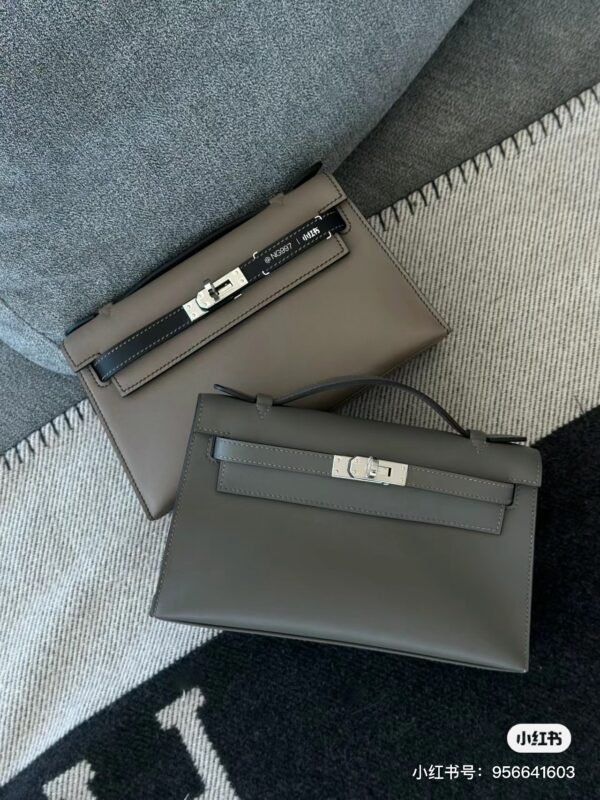 Kelly pochette in Swift