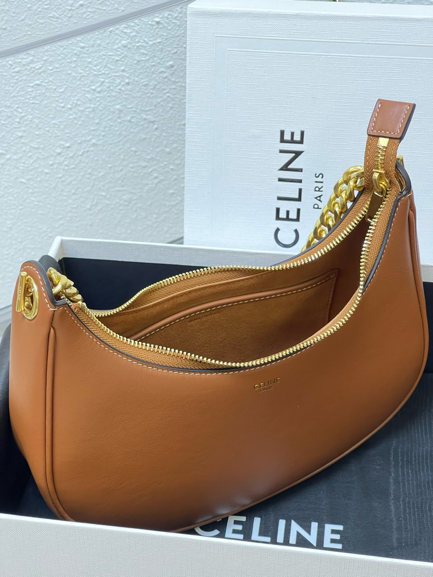 Celine Ava - Image 7