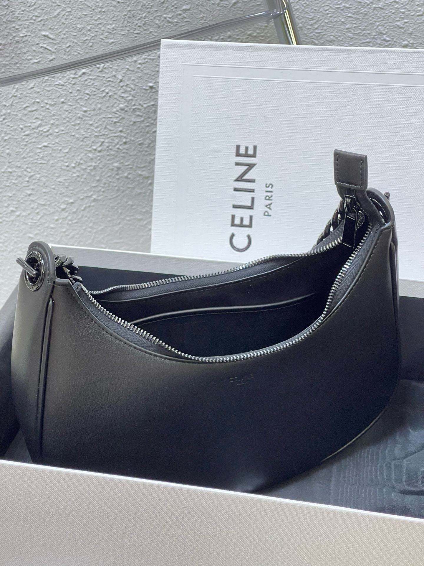 Celine Ava - Image 7