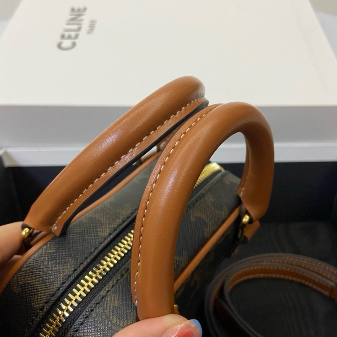 Celine Triomphe - Image 6