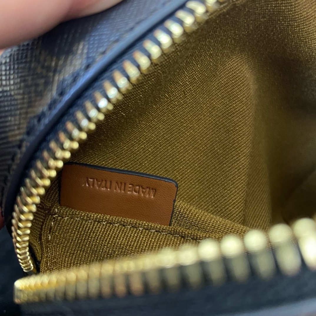 Celine Triomphe - Image 9