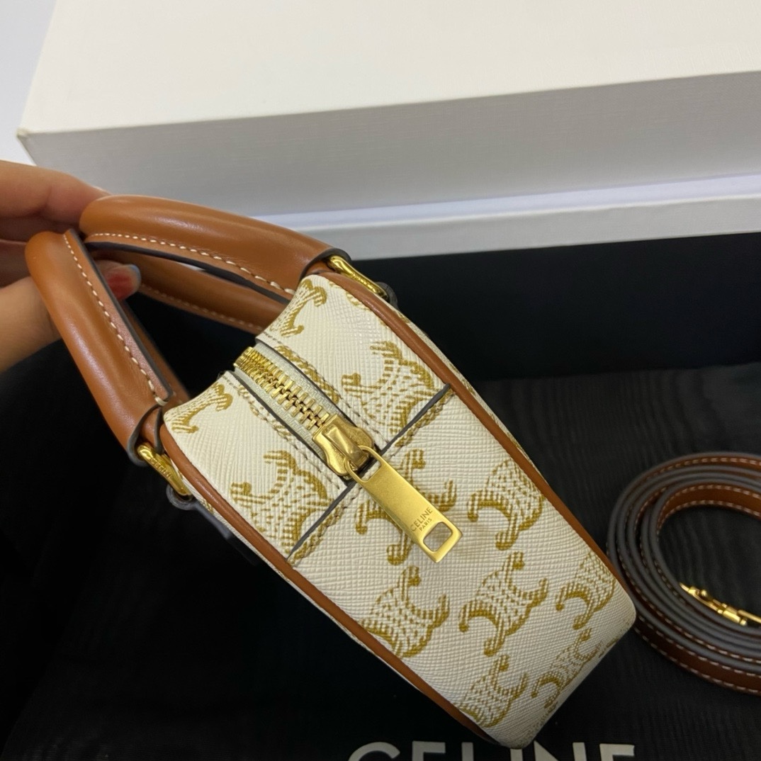 Celine Triomphe - Image 3