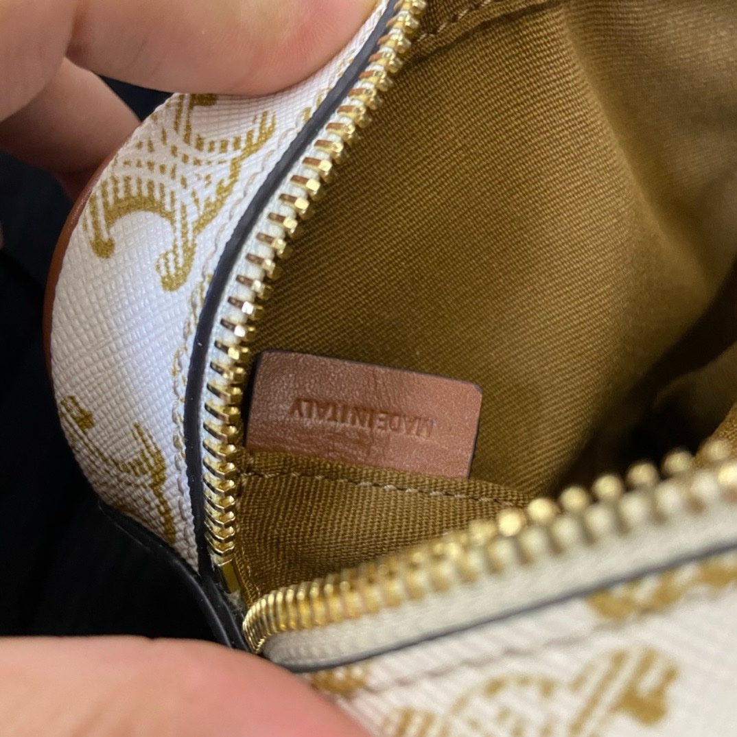 Celine Triomphe - Image 9