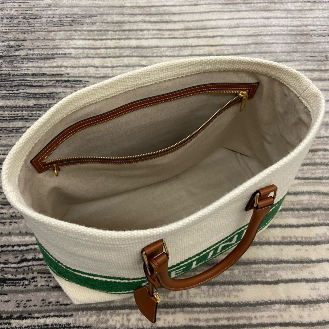 Celine Cabas - Image 6