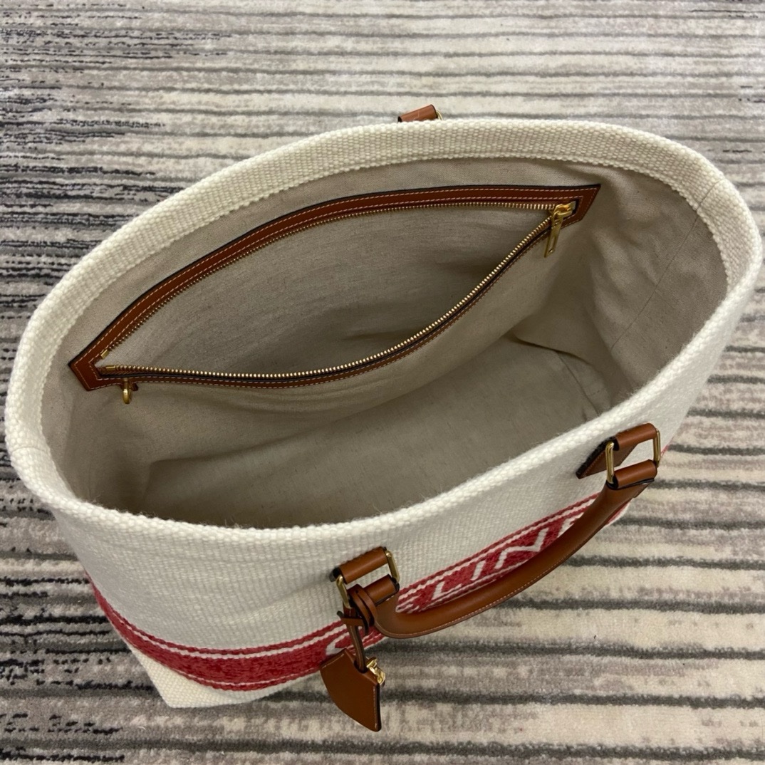 Celine Cabas - Image 7